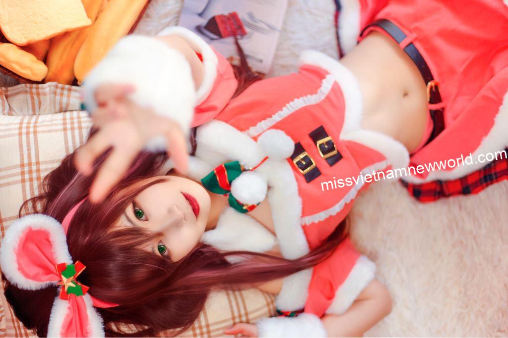 Bộ cosplay Christmas của Kizuna Ai làm nổi bật thần thái dễ thương và cuốn hút