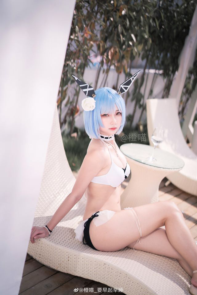 Bổ mắt khi ngắm gái xinh trong Azur Lane diện bikini khoe body cực nuột bên bể bơi - Hình 9