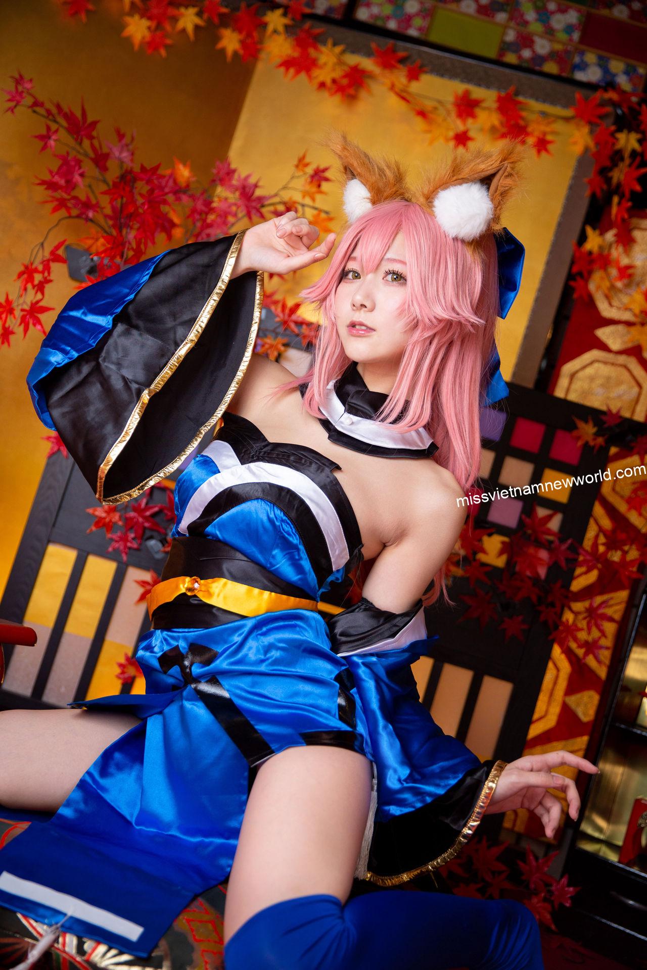 Bộ trang phục lộng lẫy làm nổi bật sự tinh tế và đẳng cấp của cosplay này