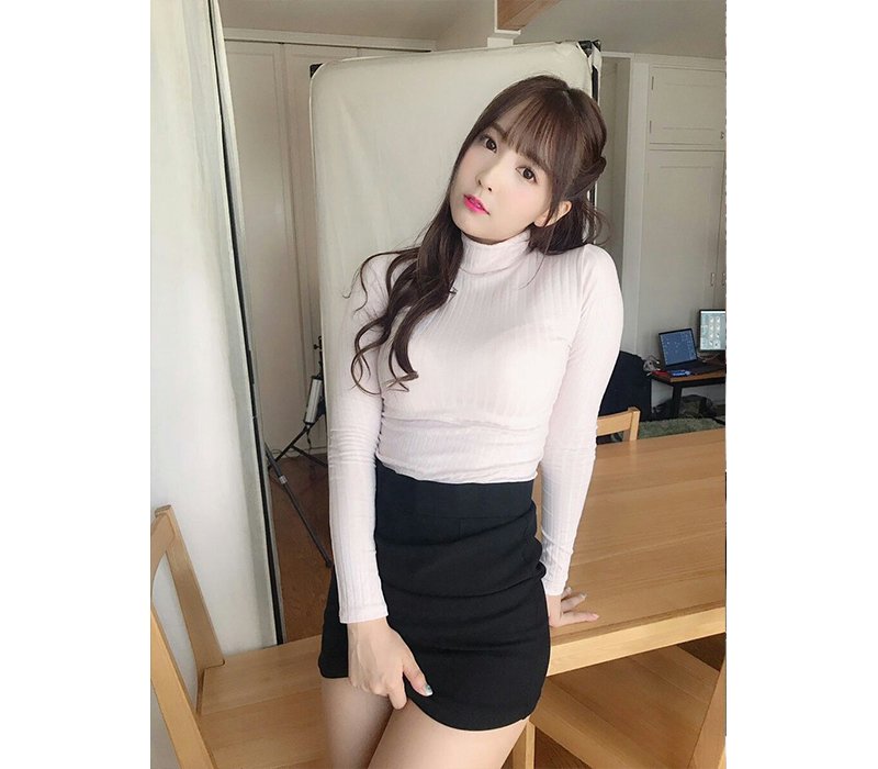 Chuyển hướng từ ca sĩ sang diễn viên phim 18 , người đẹp Nhật sở hữu cả kho ảnh sexy - Hình 15