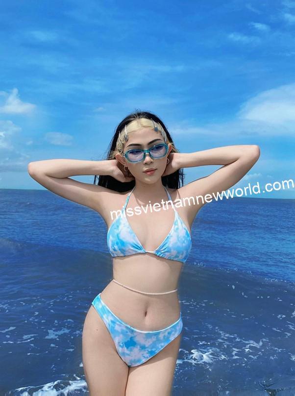 Cô nàng Việt tự tin khoe vẻ đẹp rực rỡ trong bộ bikini xuyên thấu đầy phá cách