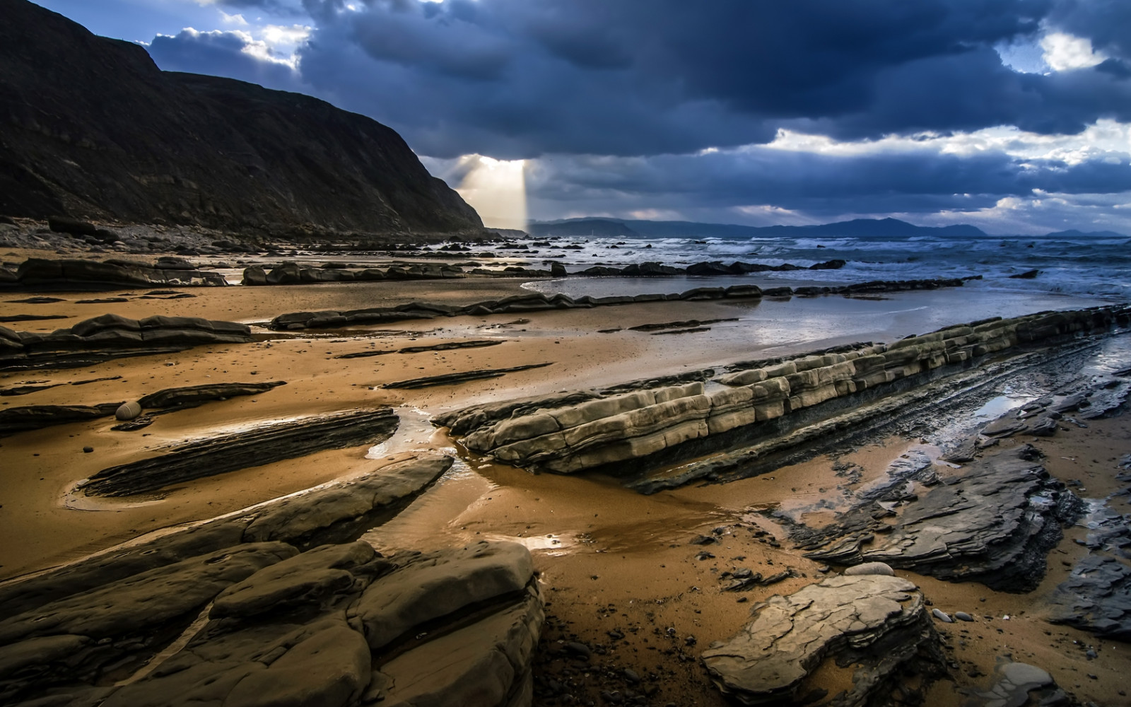 coast, plates, sand, stony, ocean, Sun, beams, gleam, clouds