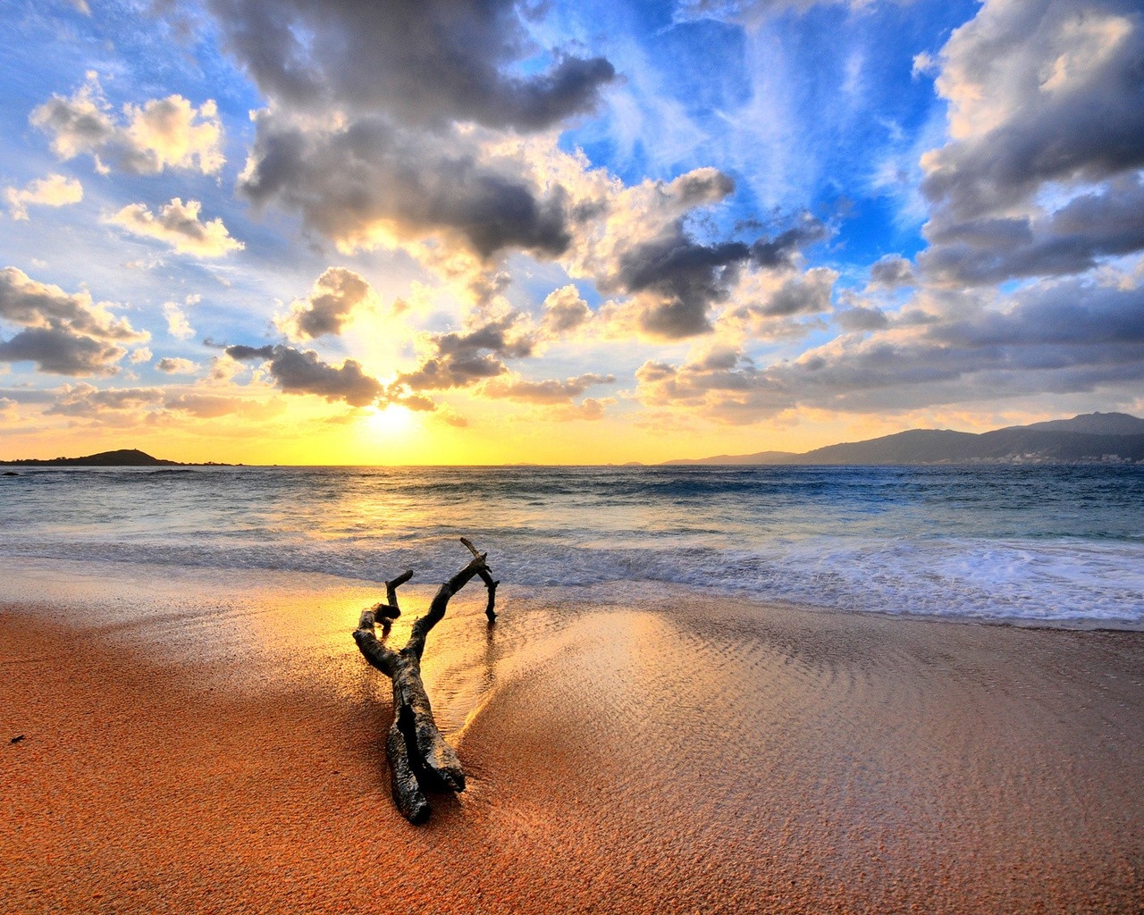 sunlight, sunset, sea, water, shore, sand, reflection, sky, clouds, beach, sunrise, calm, evening, morning, coast, Sun, horizon, log, dusk, vacation, cloud, dawn, ocean, wave, wind wave, meteorological phenomenon, coastal and oceanic landforms