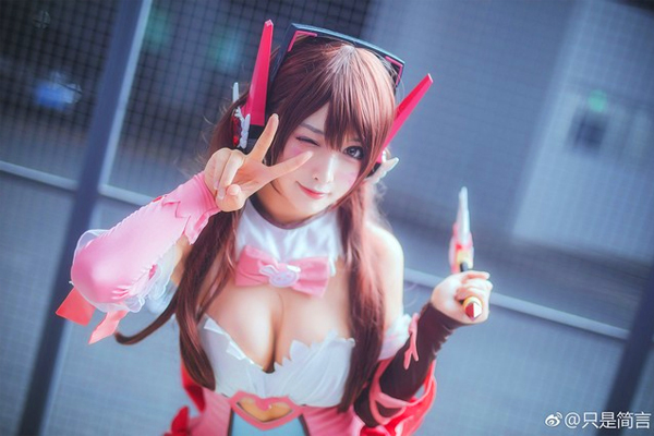 nice-body-cosplay-d-va-character