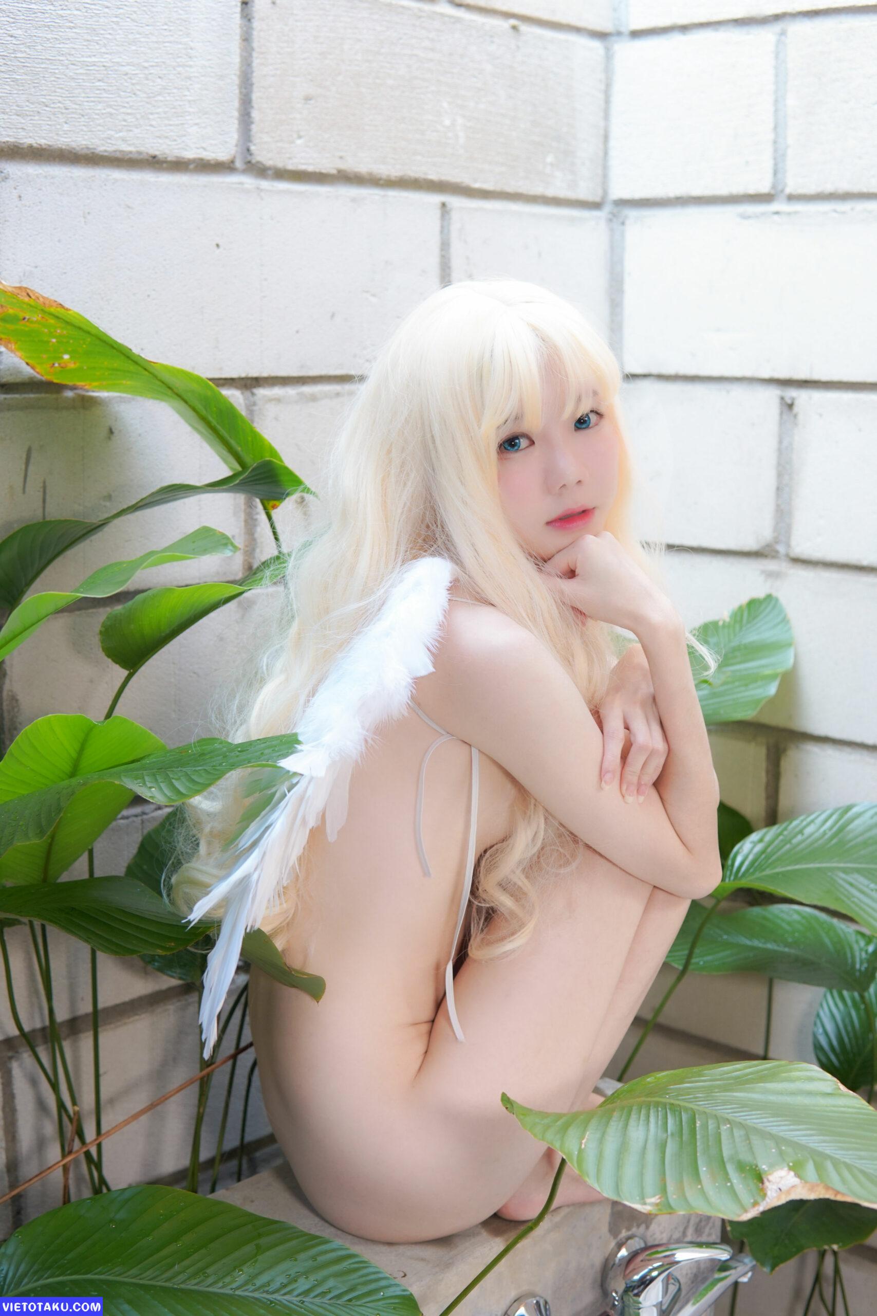 Sally Dorasnow "trắng ngọt" cùng bộ ảnh Cosplay Filo 9