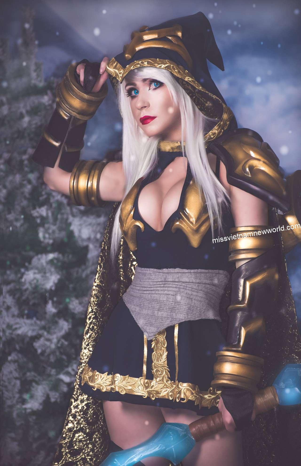 danielle-beaulieu-cosplay-ashe (10)