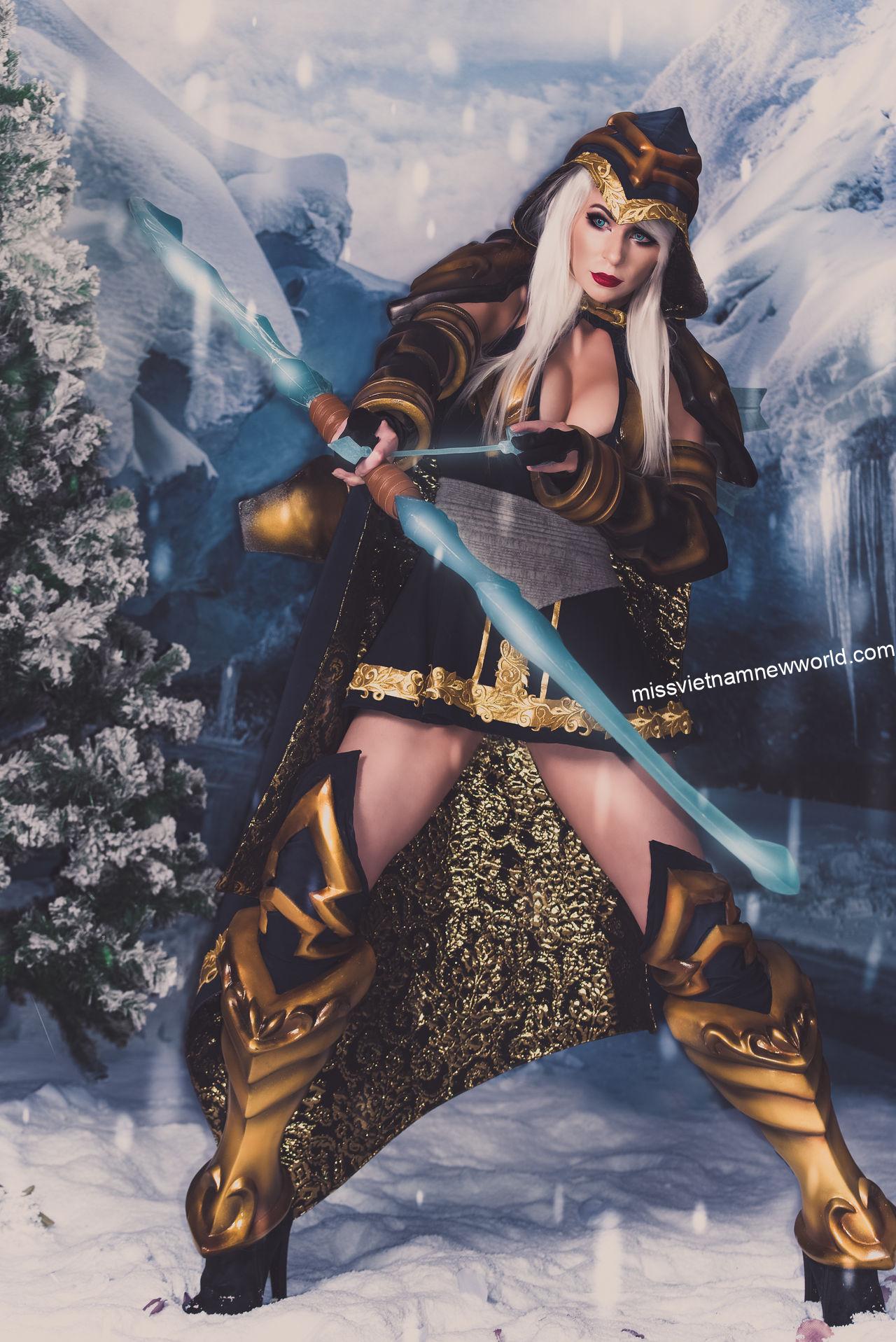 danielle-beaulieu-cosplay-ashe (7)