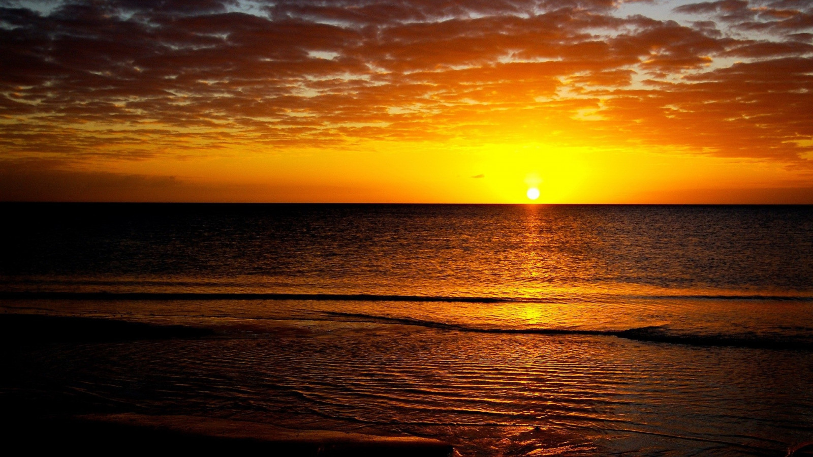 sunlight, sunset, sea, water, shore, reflection, sky, sunrise, calm, evening, morning, Sun, horizon, atmosphere, dusk, cloud, dawn, ocean, wave, afterglow, body of water, red sky at morning, decline