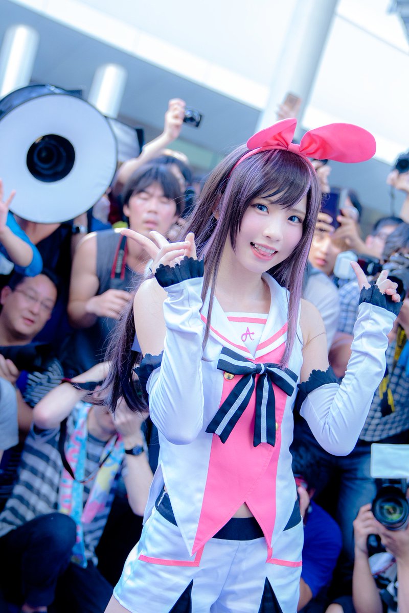 enako-cosplay-Kizuna-Ai-tai-cosplay-summit-2017-11</p