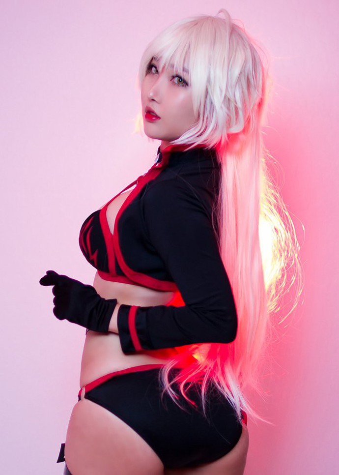 Ngắm bộ ảnh tan chảy cả mùa hè của nữ cosplayer ngực khủng RinnieRiot - Ảnh 30.