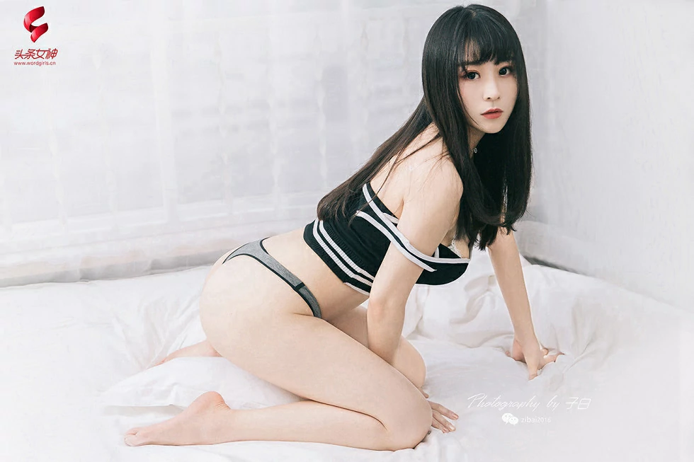 nguoi-mau-toutiao-girls-quan-lot-den-sexy-5