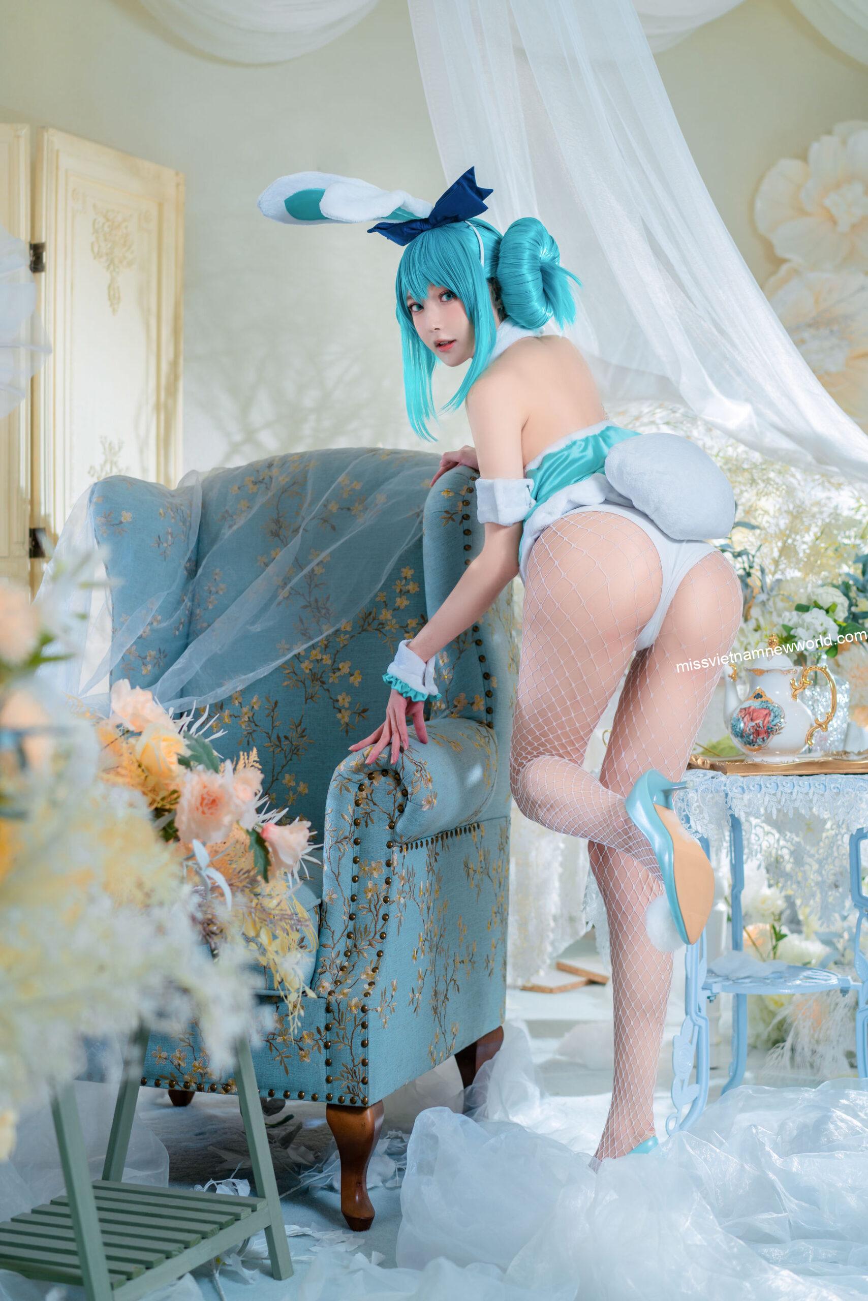 em-gai-a-bao-cosplay-miku (20)