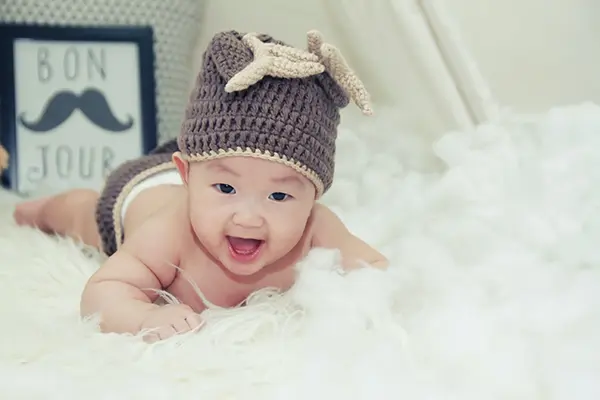 Hình nền em bé cute