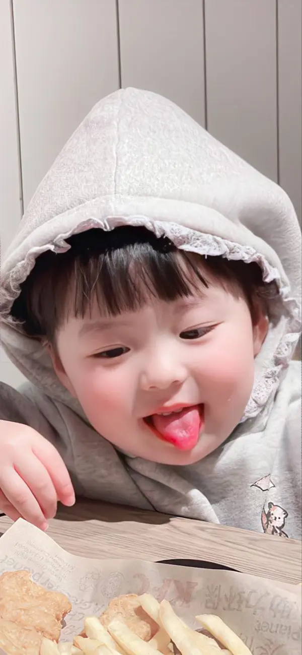 Ảnh em bé cute dễ thương