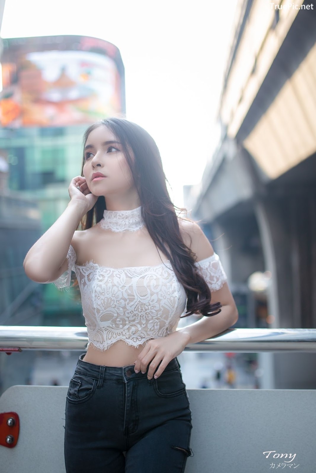 Image-Thailand-Beautiful-Model-Soithip-Palwongpaisal-Transparent-Lace-Crop-Top-And-Jean-TruePic.net- Picture-5