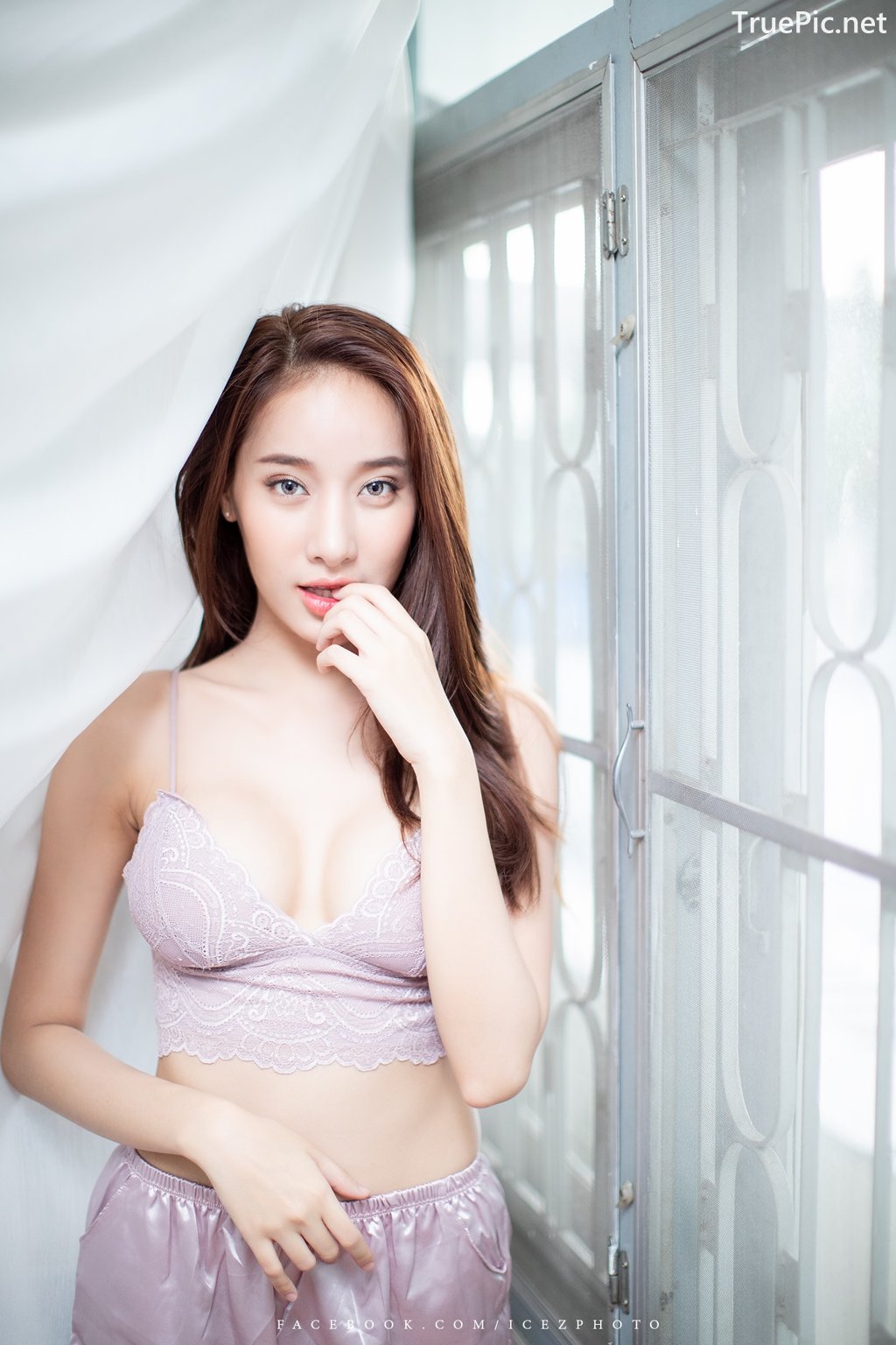 Image-Thailand-Hot-Model-Pichana-Yoosuk-Sexy-Purple-Bra-Shiny-Short-Pants-TruePic.net- Picture-32