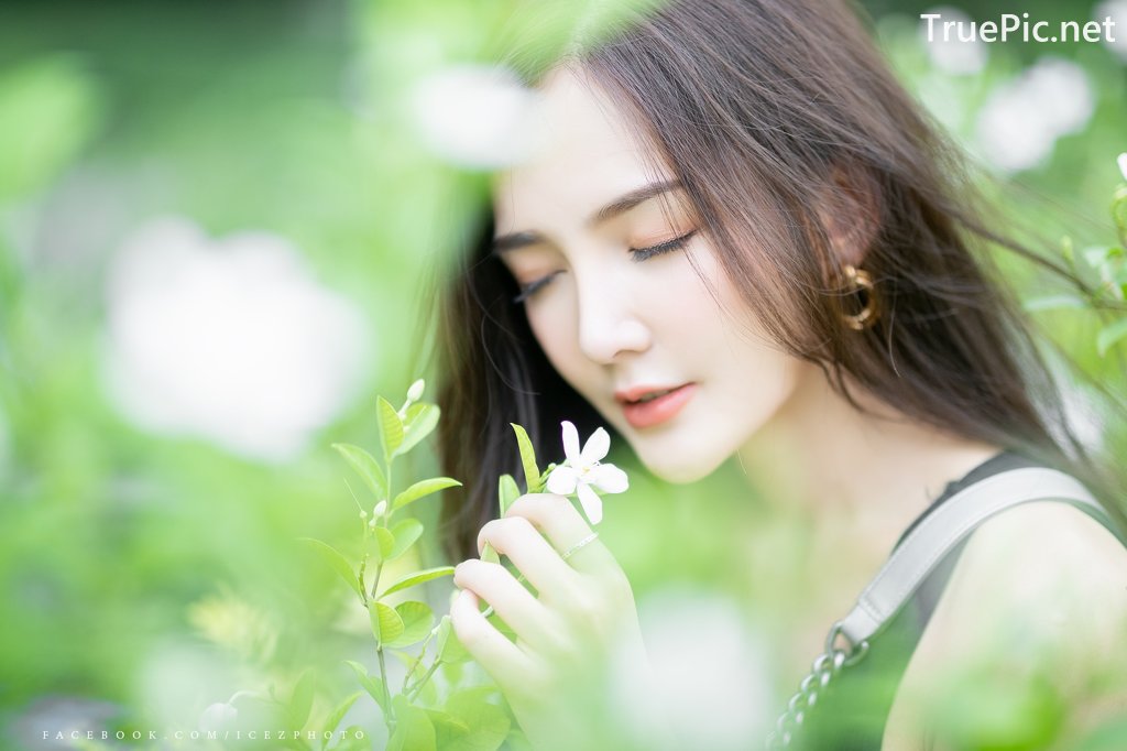 Image-Thailand-Model-Rossarin-Klinhom-Beautiful-Girl-Lost-In-The-Flower-Garden-TruePic.net- Picture-9