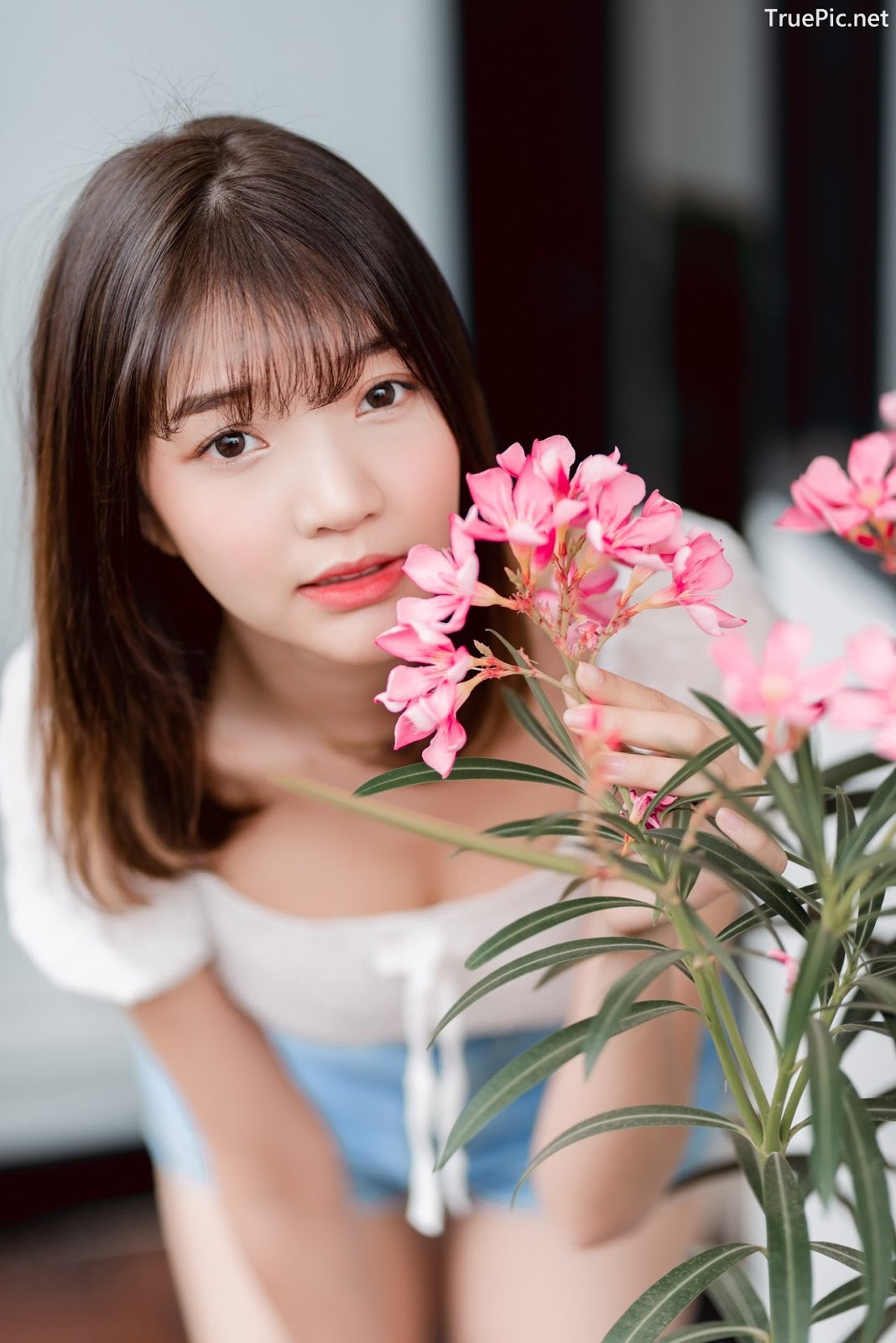 Image-Thailand-Pretty-Model-Anun-Sasinun-Porcelain-Flower-Branches-TruePic.net- Picture-7