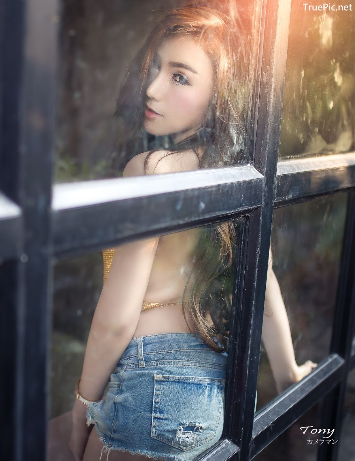 Image-Thailand-Sexy-Model-Khwankanang-Buakongyossawan-Yellow-Camisole-And-Jean-TruePic.net- Picture-14