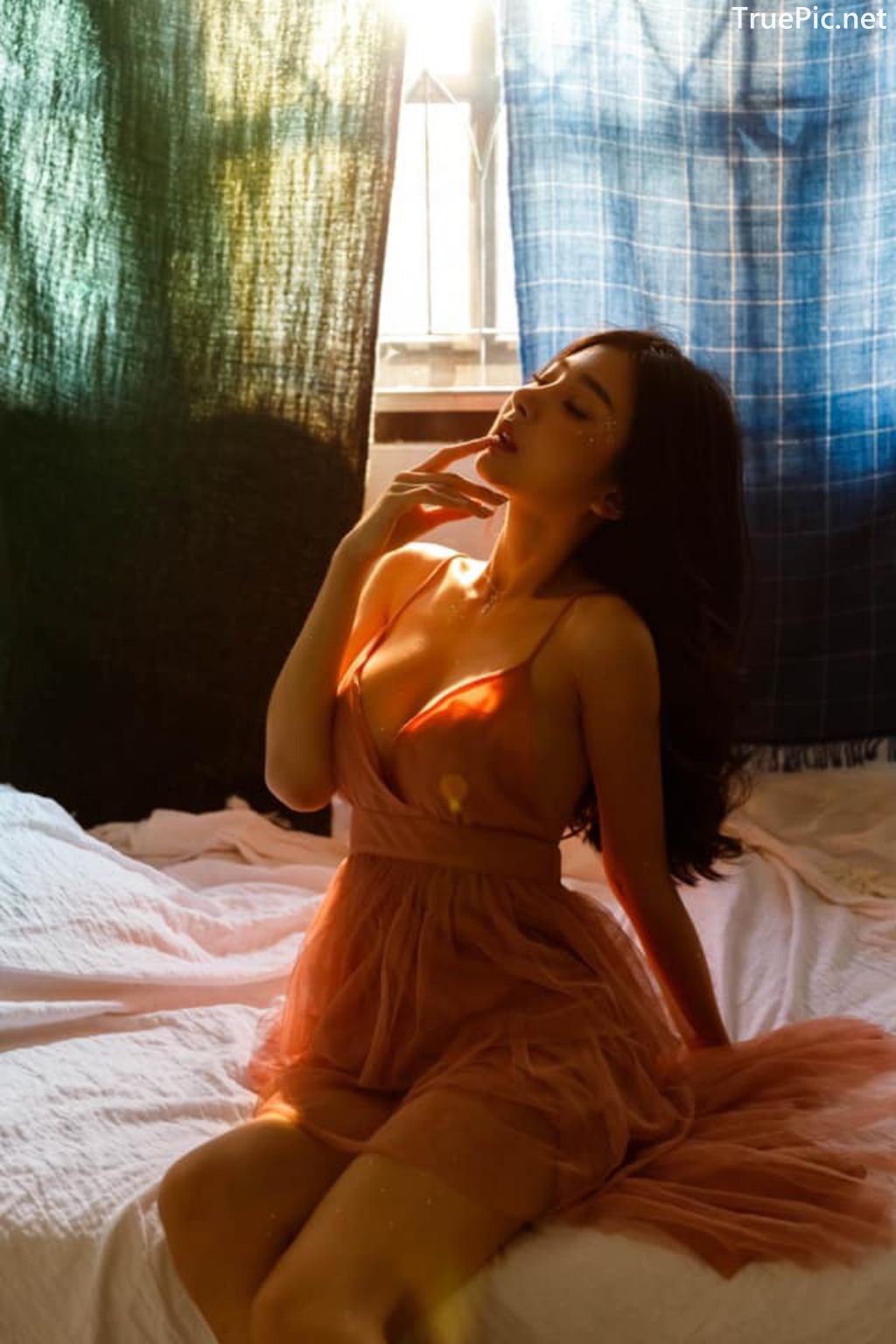 Image-Thailand-Sexy-Model-Pattamaporn-Keawkum-Morning-Sunlight-TruePic.net- Picture-7