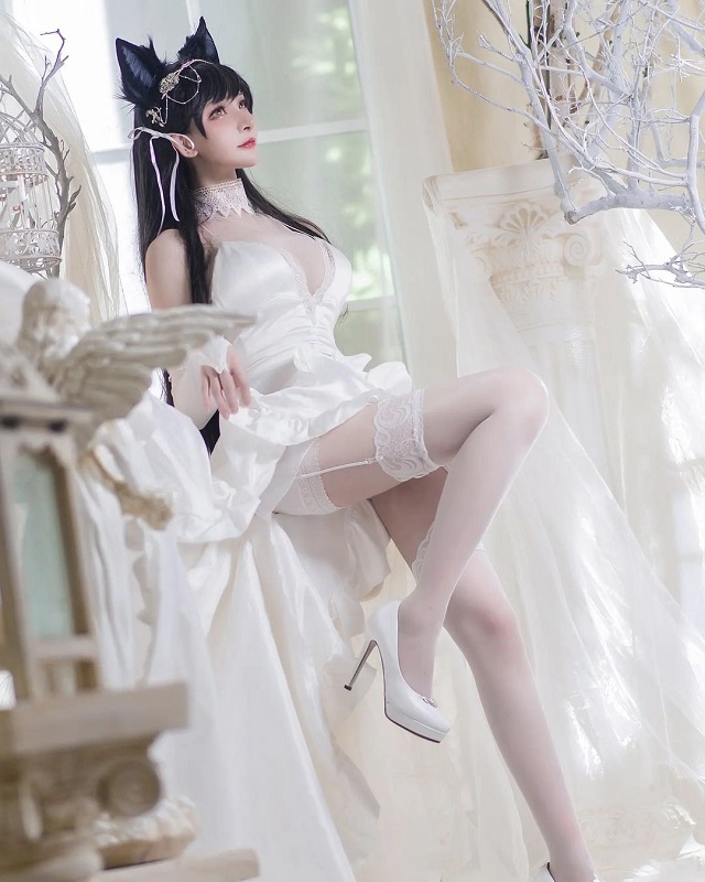 me-dam-voi-bo-anh-cosplay-atago-azur-lane-trang-khong-ti-vet-aee-6457766