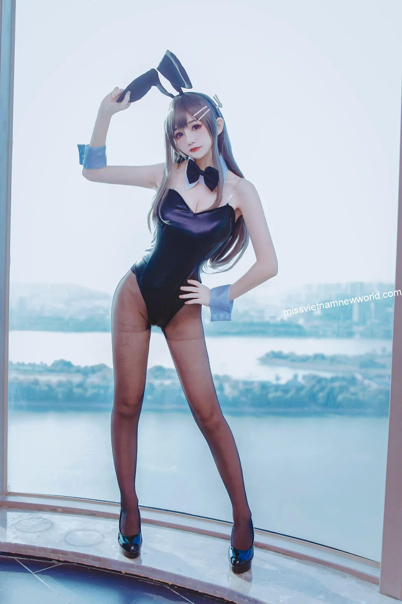 merry-ovo-cosplay-mai-sakurajima-bunny