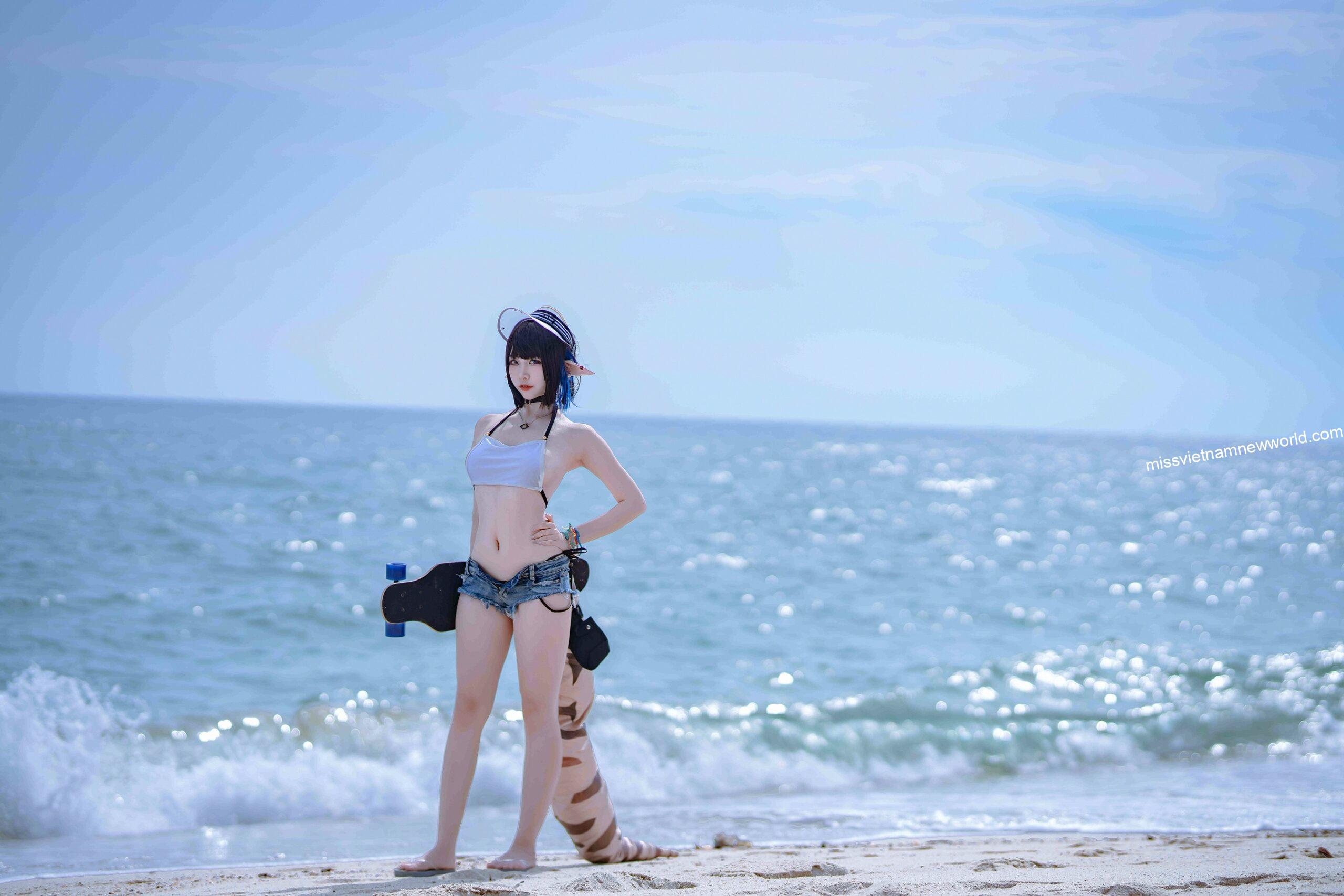 nisa-cosplay-ark-anaconda-swimsuit (1)