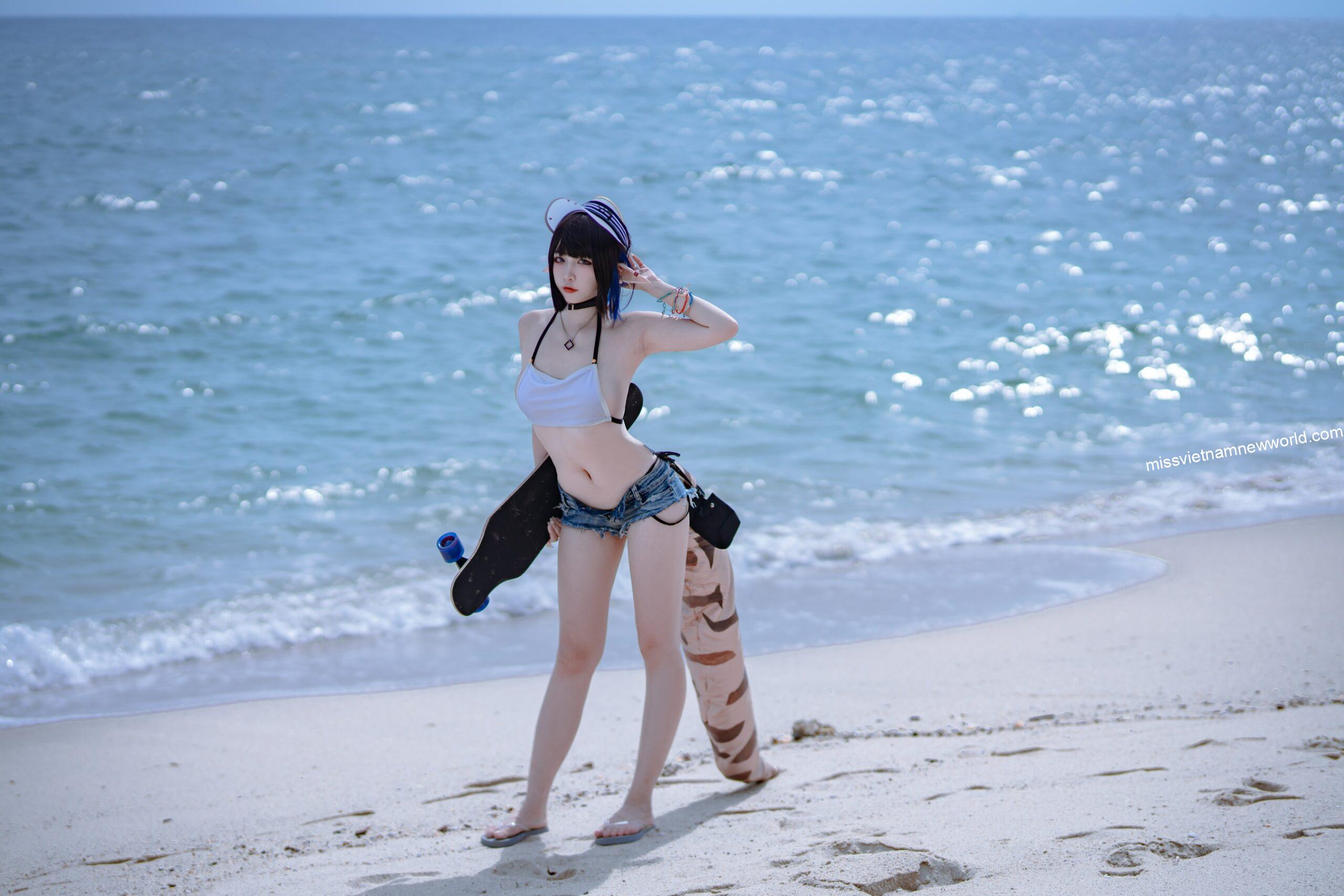 nisa-cosplay-ark-anaconda-swimsuit (2)