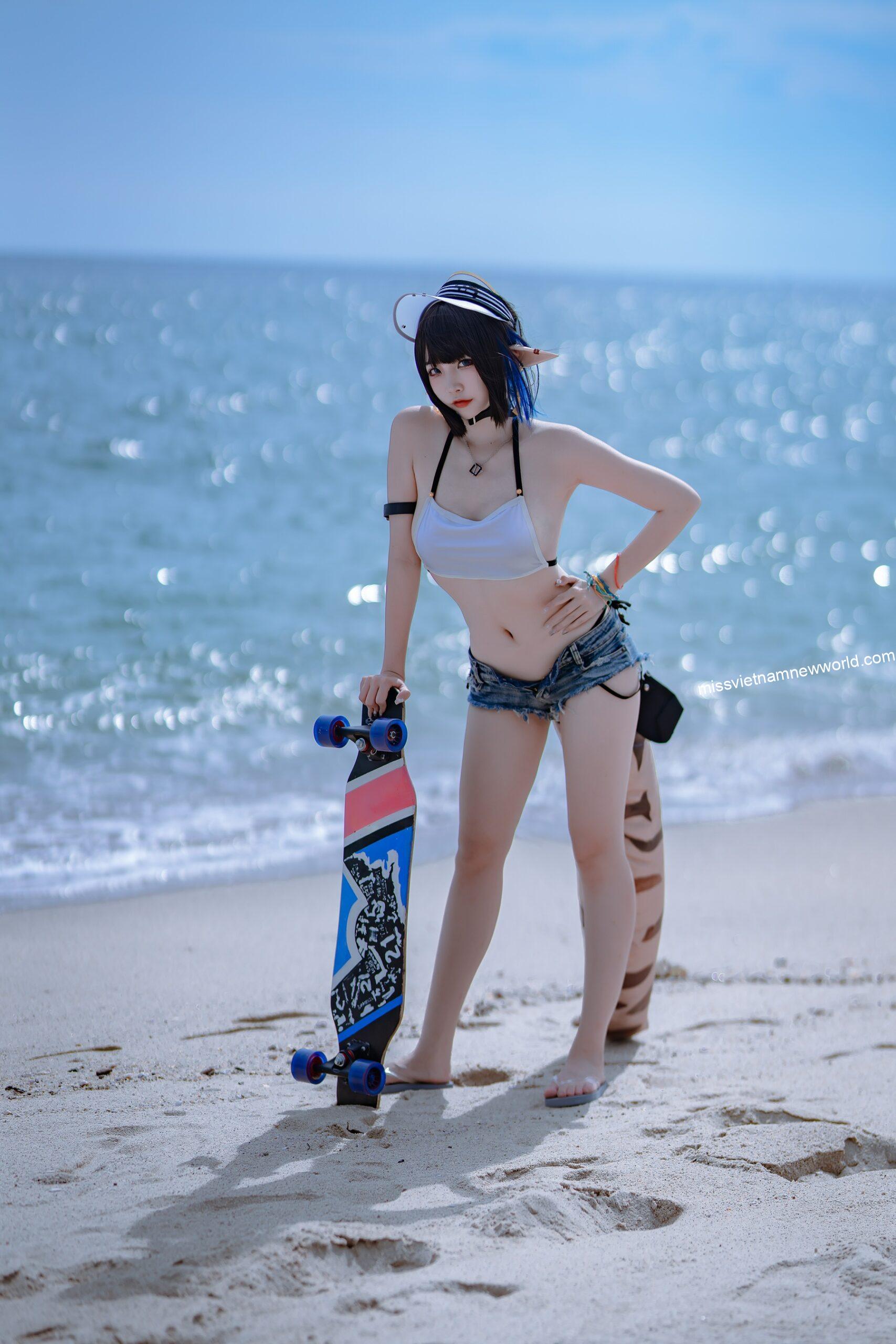 nisa-cosplay-ark-anaconda-swimsuit (7)