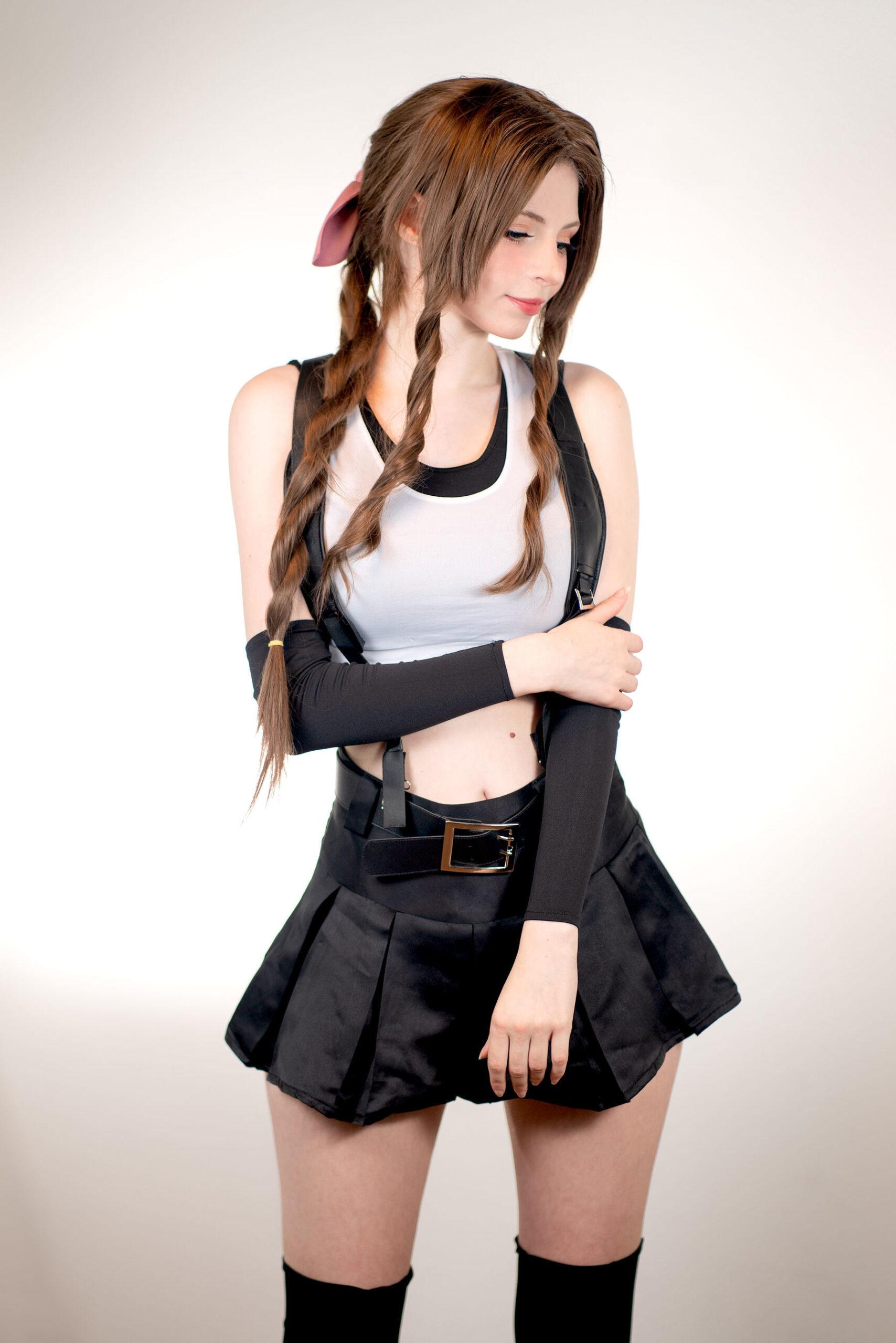 peach-milky-cosplay-aerith-tifa-swap (15)