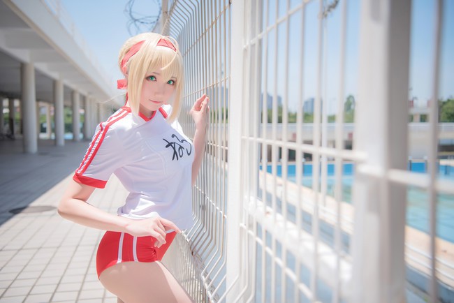 cosplay-co-nang-hau-gai-Saber-sieu-quyen-ru-03