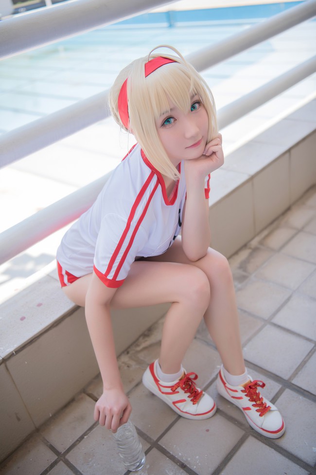 cosplay-co-nang-hau-gai-Saber-sieu-quyen-ru-07