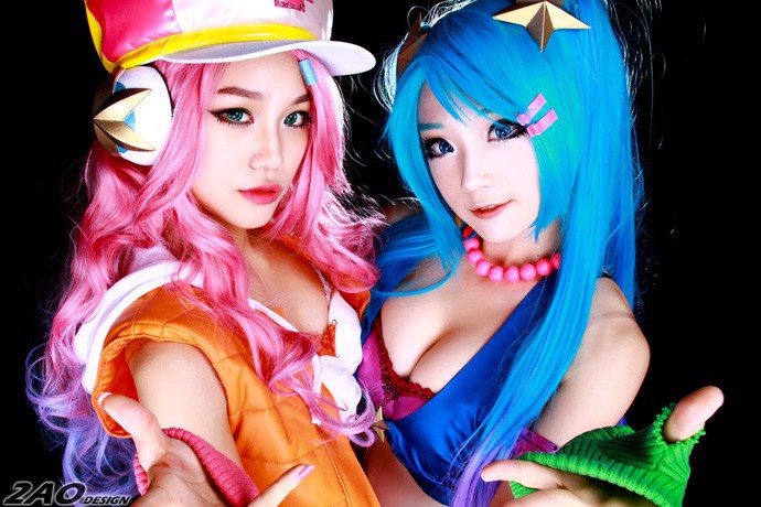 Cosplay 2 chị em Sona và Miss Fortune trong Liên Minh Huyền Thoại - Ảnh 1.