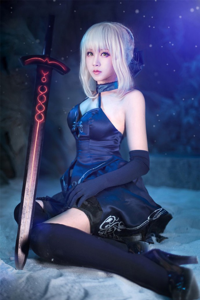 Cosplay nàng Saber tuyệt đẹp trong game hot Fate/Grand Order - Ảnh 1.