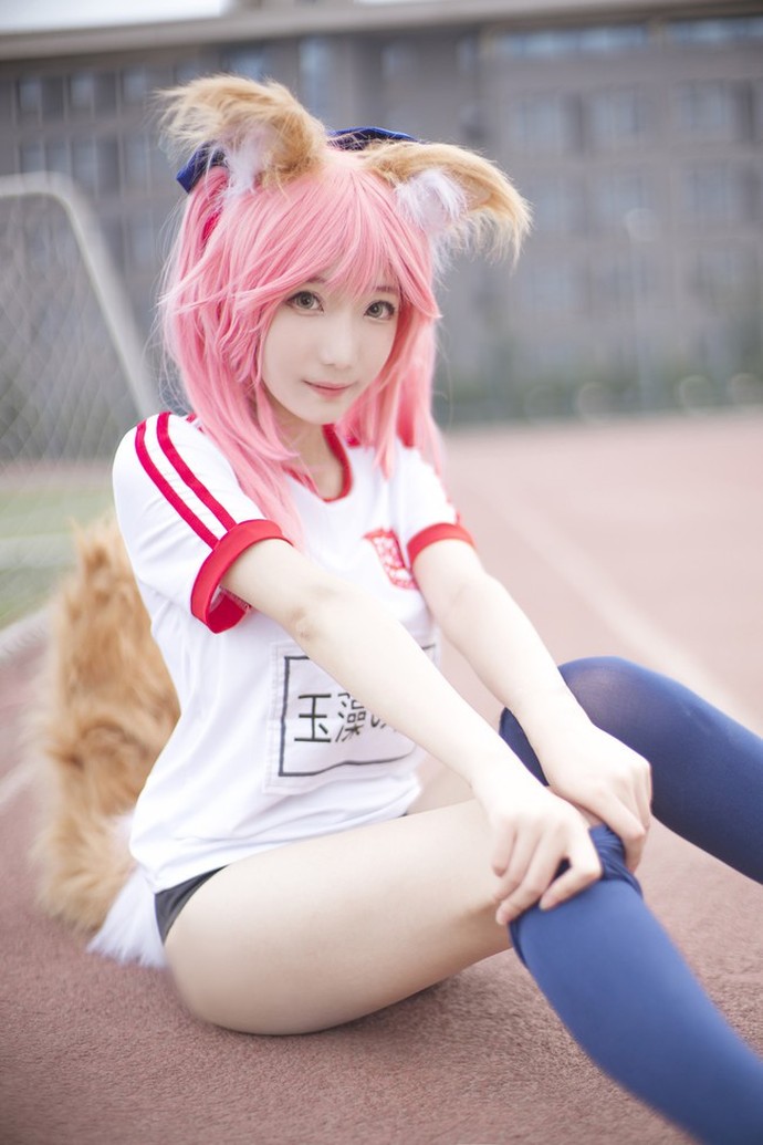 Cosplay Tamamo-no-Mae cực dễ thương, tan chảy trái tim game thủ - Ảnh 1.