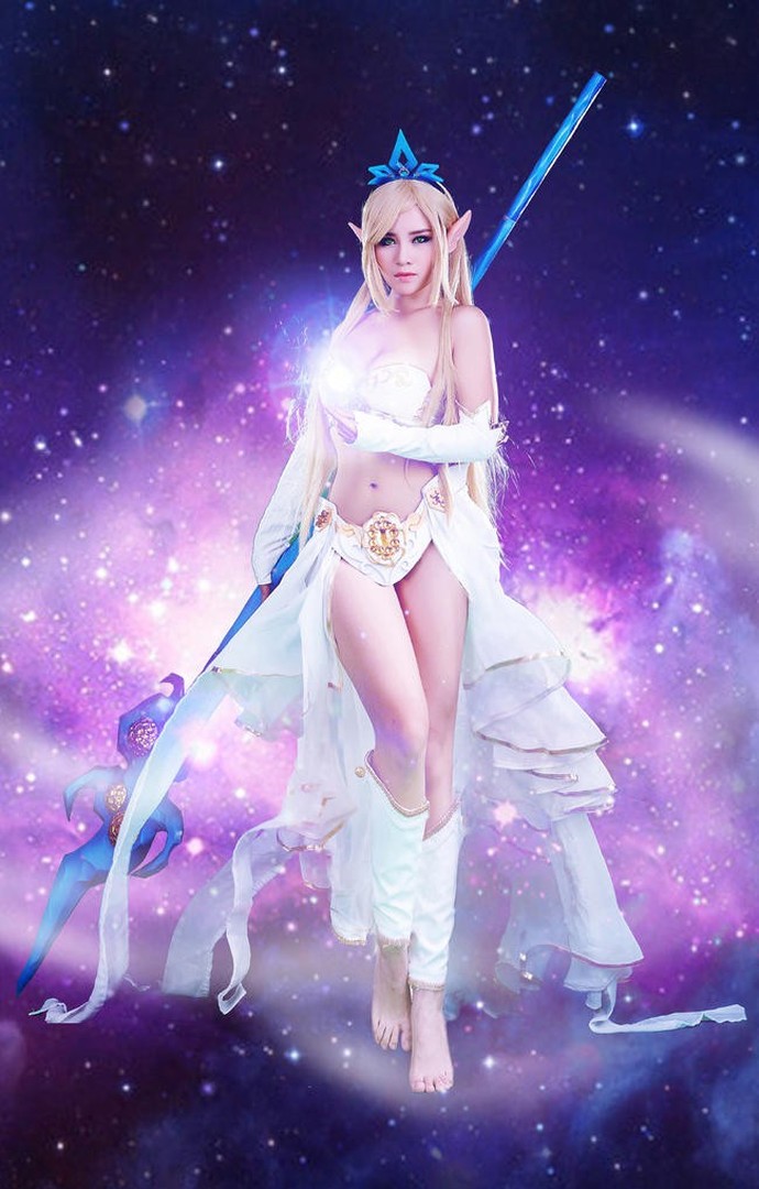 Cosplay Janna ngực khủng đốn tim fan Liên Minh Huyền Thoại - Ảnh 2.