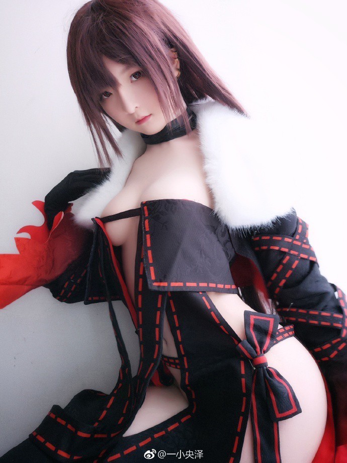 Xịt máu mũi với bộ ảnh cosplay siêu gợi cảm của nàng Ngu Cơ Hinako Akuta trong Fate/Grand Order - Ảnh 1.