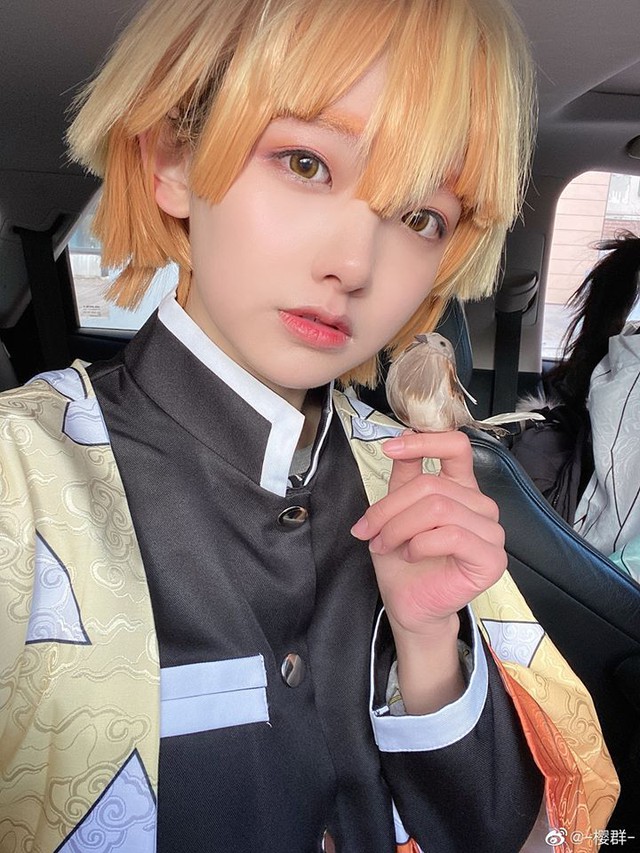 Kimetsu no Yaiba: Zenitsu cute quá đỗi qua bộ ảnh cosplay giống đến khó tin của fan - Ảnh 9.