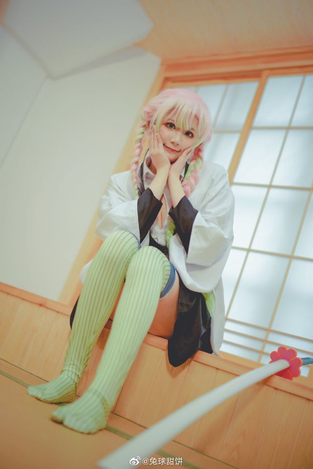 Kimetsu no Yaiba: Nhìn loạt ảnh cosplay Xà Trụ và Luyến Trụ mà tưởng họ yêu nhau đến nơi rồi - Ảnh 13.