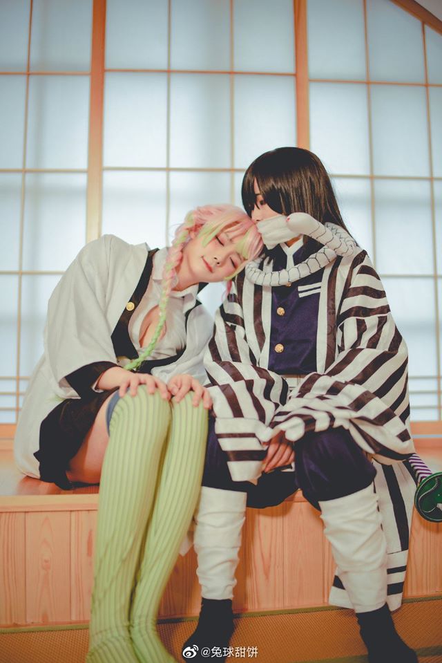 Kimetsu no Yaiba: Nhìn loạt ảnh cosplay Xà Trụ và Luyến Trụ mà tưởng họ yêu nhau đến nơi rồi - Ảnh 16.