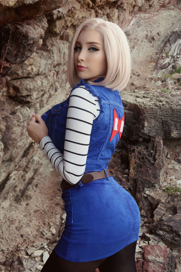 Mỹ nữ khiến fan ruột đứng ngồi không yên với màn cosplay Android 18 nóng bỏng đến từng xăng ti mét - Ảnh 1.