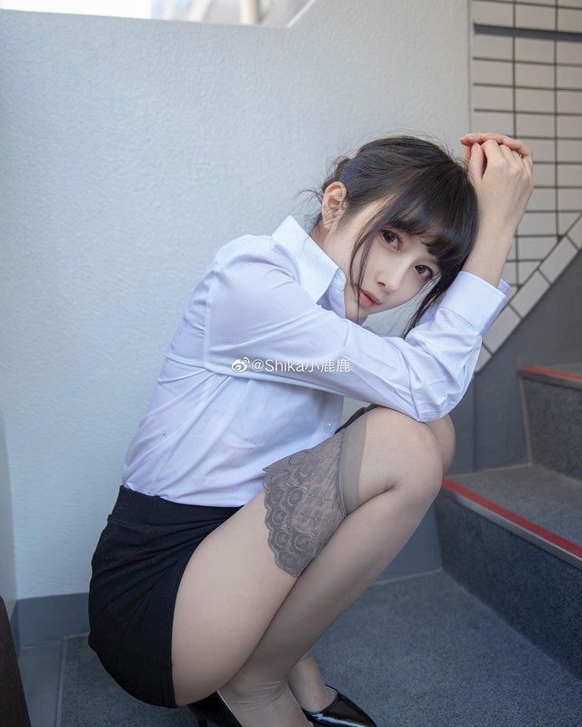 Cosplay ít người xem, nàng hot girl bất ngờ đăng ảnh tắm gợi cảm, fan lũ lượt rủ nhau vào follow - Ảnh 6.