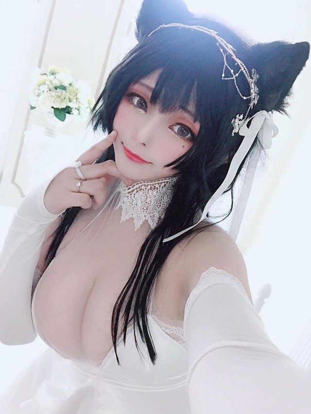 Xịt máu mũi khi thấy cô nàng Atago trong Azur Lane khoe vòng 1 siêu khủng - Ảnh 7.