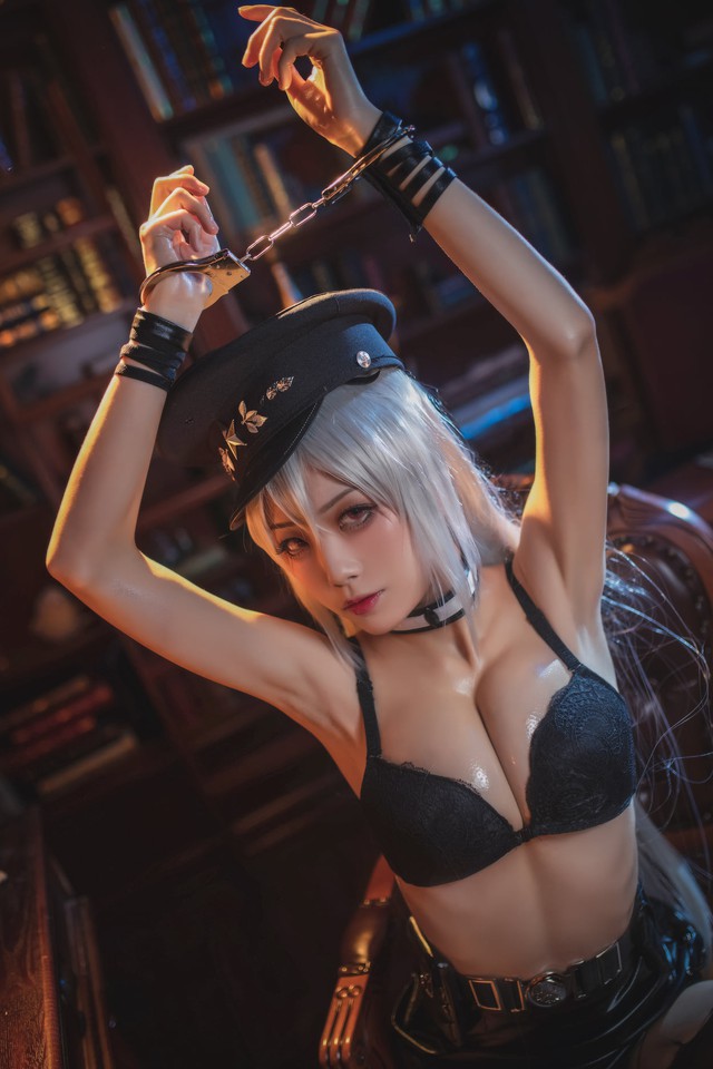 Bổ mắt khi ngắm loạt ảnh cosplay ngự tỷ Gangut đậm chất xôi thịt trong game Azur Lane - Ảnh 3.