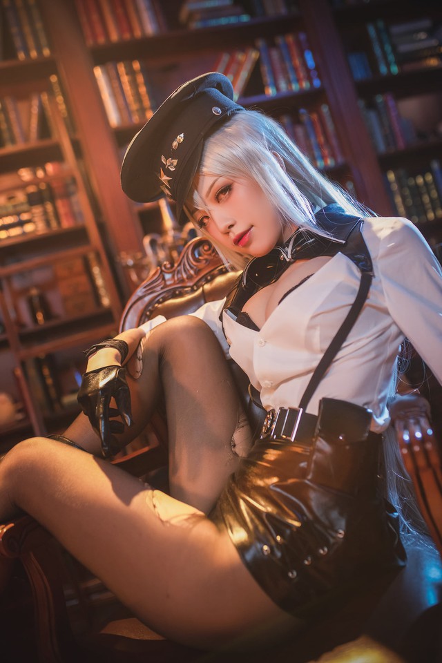 Bổ mắt khi ngắm loạt ảnh cosplay ngự tỷ Gangut đậm chất xôi thịt trong game Azur Lane - Ảnh 16.