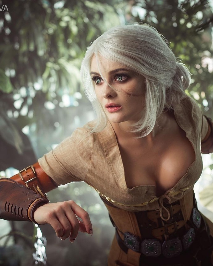 Giải nhiệt mùa hè với Cosplay Ciri mướt mượt giữa rừng giá - Ảnh 3.