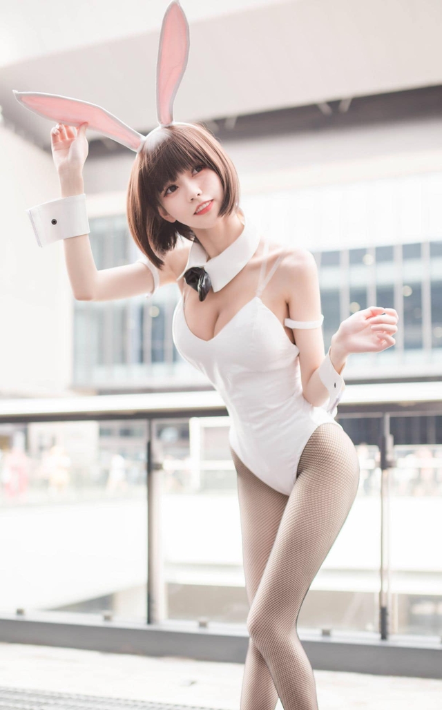 Nếu đang căng thẳng thì ngắm luôn loạt ảnh cosplay Thỏ Ngọc nóng bỏng sẽ giải tỏa được ngay - Ảnh 1.