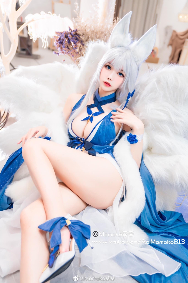 Ngắm gái xinh Azur Lane diện trang phục dạ hội cắt xẻ táo bạo khoe vòng 1 hờ hững - Ảnh 3.