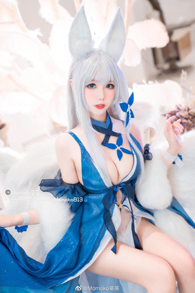 Ngắm gái xinh Azur Lane diện trang phục dạ hội cắt xẻ táo bạo khoe vòng 1 hờ hững - Ảnh 4.