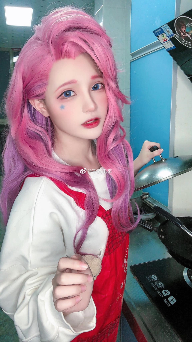 “Bá chủ cute” làng cosplay Trung Quốc hóa thân thành nữ tướng LMHT, chỉ 1 từ thôi đỉnh - Ảnh 5.